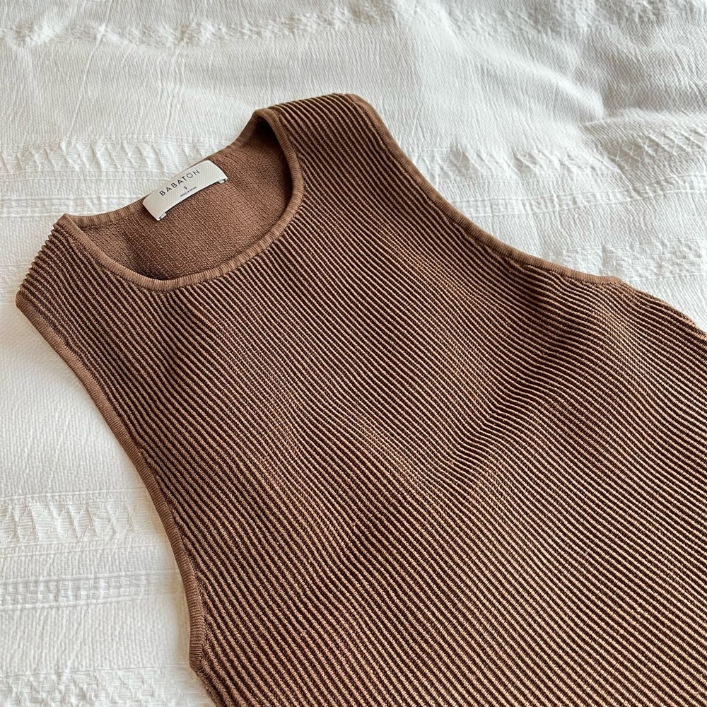 Aritzia Babaton Sculpt Knit Racer Tank
